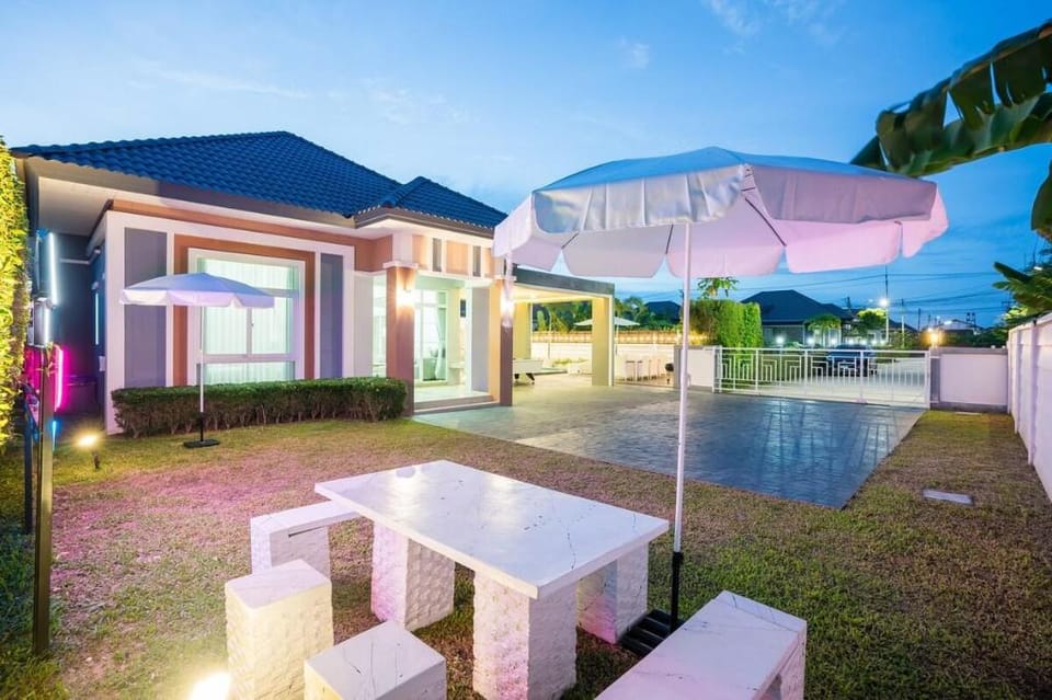 Umbrella Pool villa pattaya Vacation rental in Chon Buri Changwat