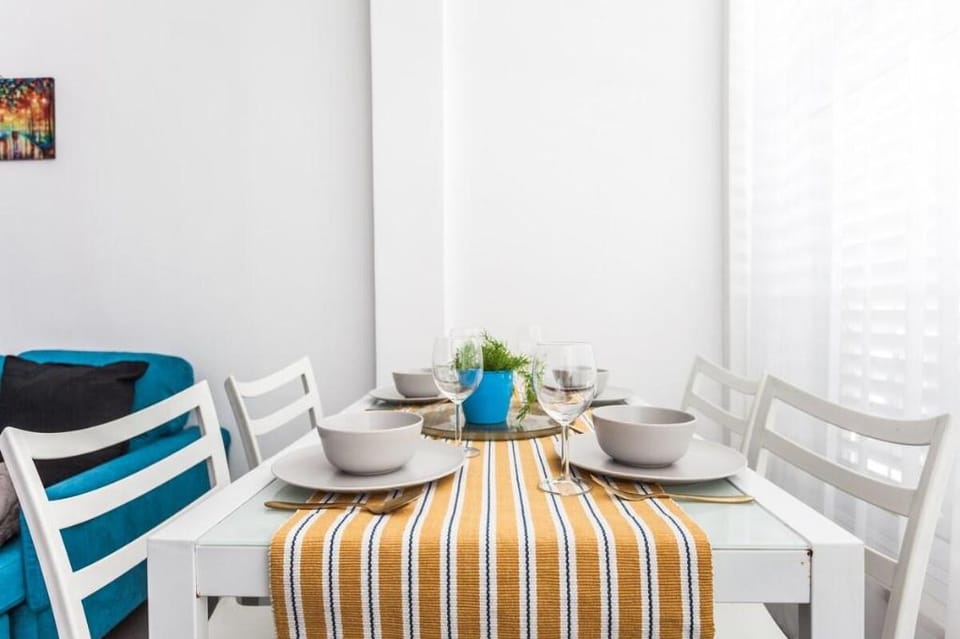 Port 2 Bedroom with 2 showers apartment Vacation rental in Tel Aviv-Yafo