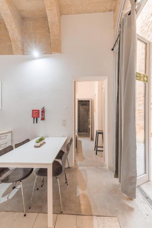 Charming 1BR Apartment - Central Valletta Apartment in Valletta
