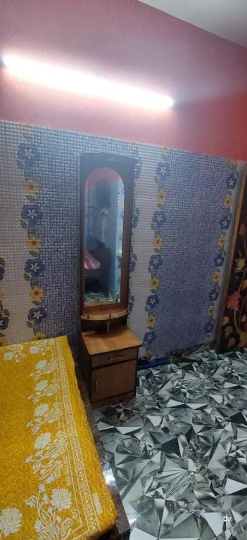 Non Ac Single couples friendly Vacation rental in Kolkata