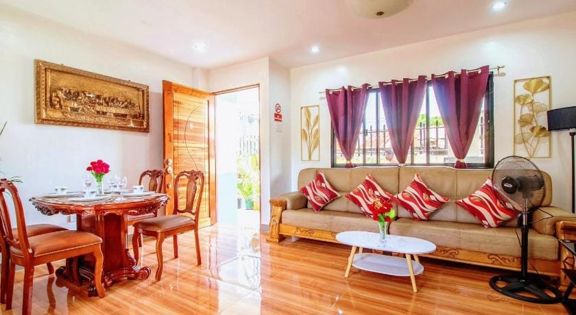 Romantic Getaway》Balcony+Garden View & Fast Wi-Fi Apartment in Central Visayas