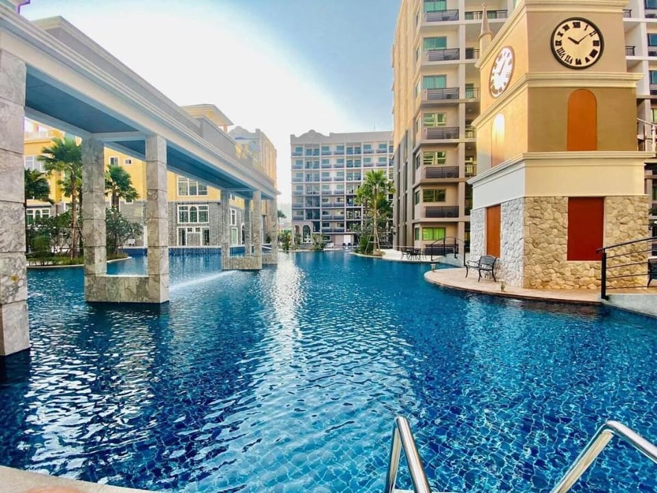 Arcadia Continental 1 bedroom Pool View Apartment in Pattaya City