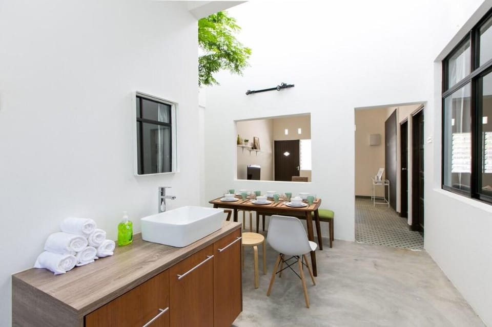 Pause Ipoh - Homestay that fits 6 pax comfortably Vacation rental in Ipoh