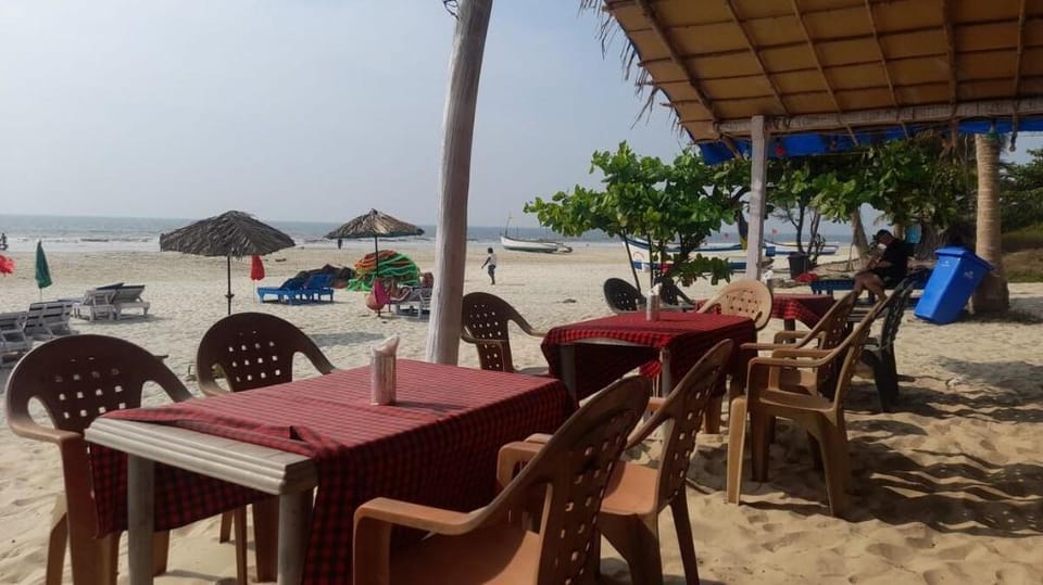 AC 2BHK Fully furnished Aptt near Beach in Goa. Vacation rental in Goa, India