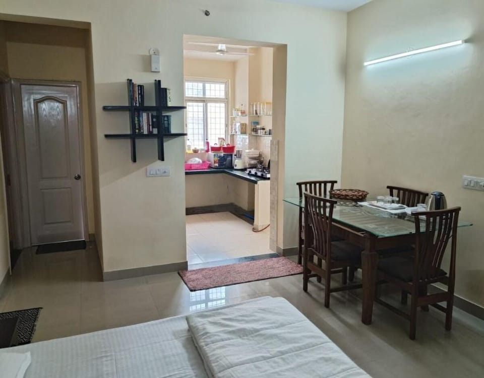 Home away from home Apartment in Noida