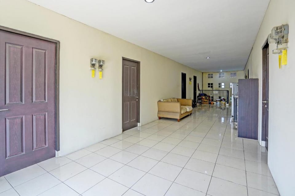 OYO Life 93109 Garden Homestay 1 Tpr Hotel in Surabaya