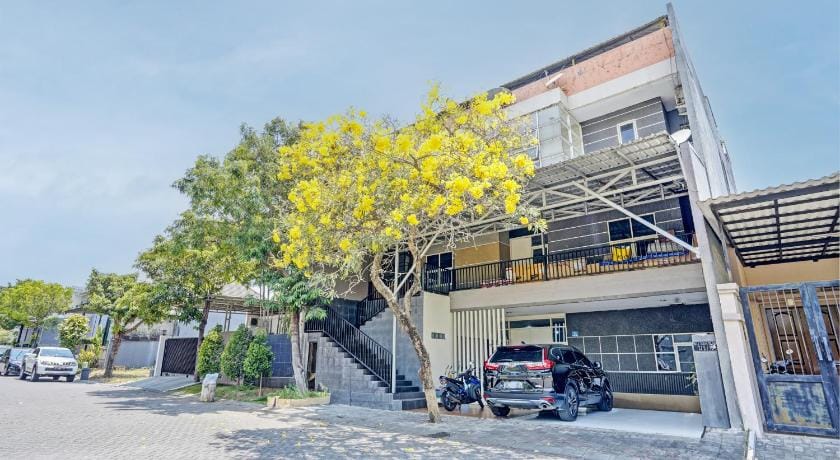 Hotel O Garden Homestay 3 Merlion Hotel in Surabaya