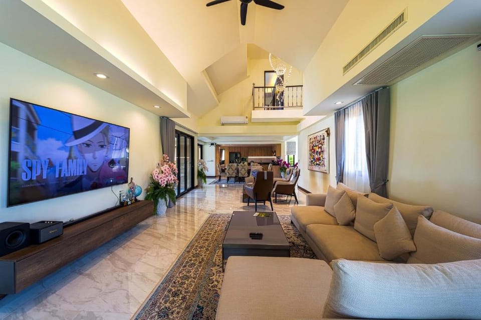 Luxury 5 Bedroom Villa Close to Beach (SRS) Villa in Nong Kae