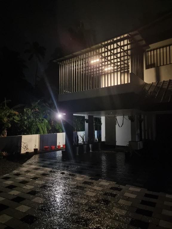 Shearaz Castle - Cozy Home Centrally located to DT Apartment in Kerala