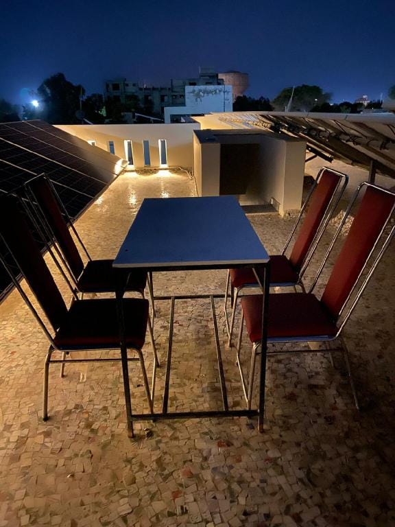 Lavish 1st bedroom first floor w/ free parking Apartment in Rajasthan