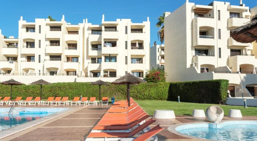 BnB Homes Jardim Cozy Apartment with swimming pool Apartment in Guia