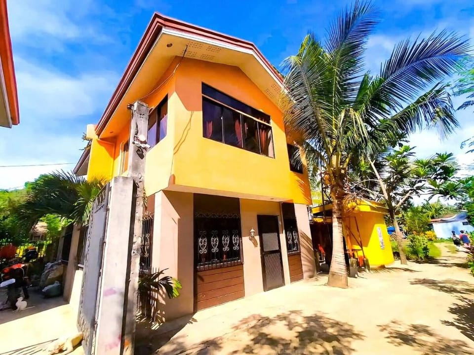 Family Friendly Entire House with Wi-Fi & Netflix Vacation rental in Central Visayas