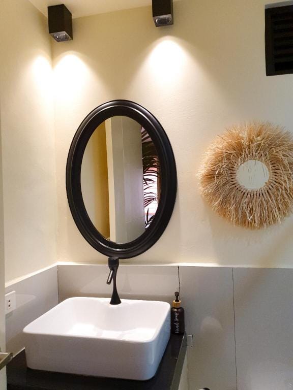 Hunter's Spacious 2-Bedroom Suite Apartment in Quezon City