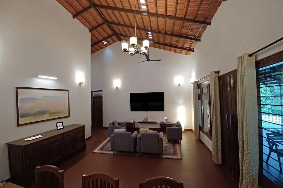 StayVista at Villa Estuaire with Bathtub Villa in Kerala