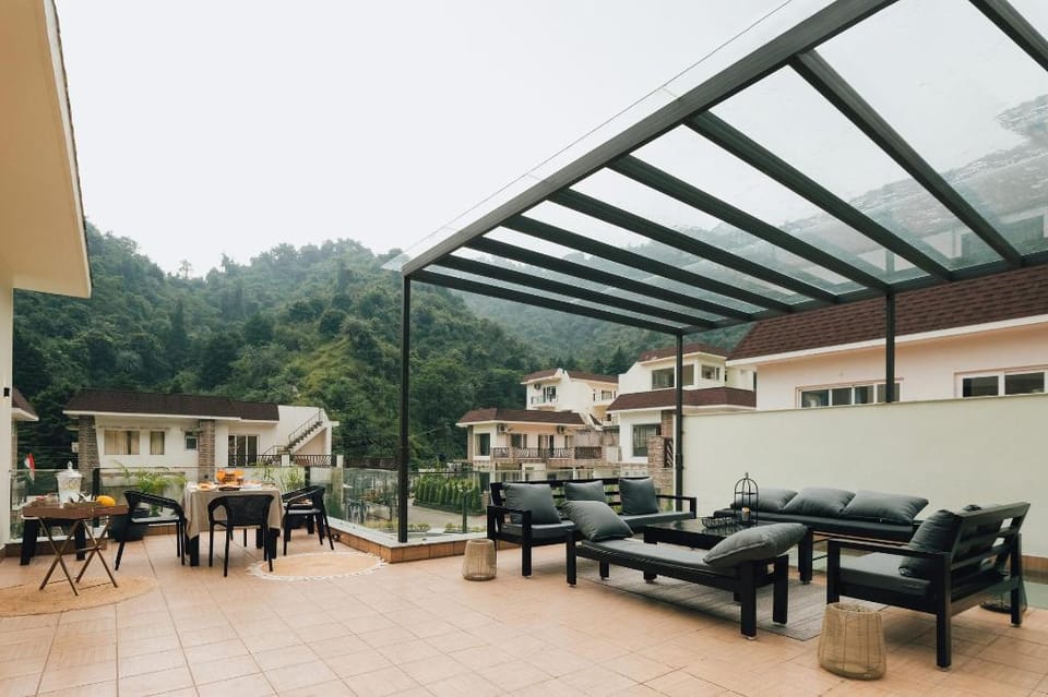 StayVista at Villa Vaari with Pvt Pool & Gazebo Villa in Uttarakhand