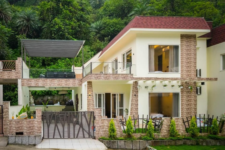 StayVista at Villa Vaari with Pvt Pool & Gazebo Villa in Uttarakhand