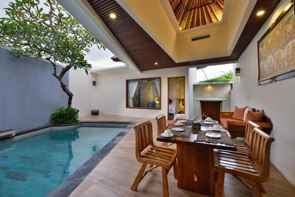 The 2BR Villa W/Pool & Wooden floors in Jimbaran Villa in Bali