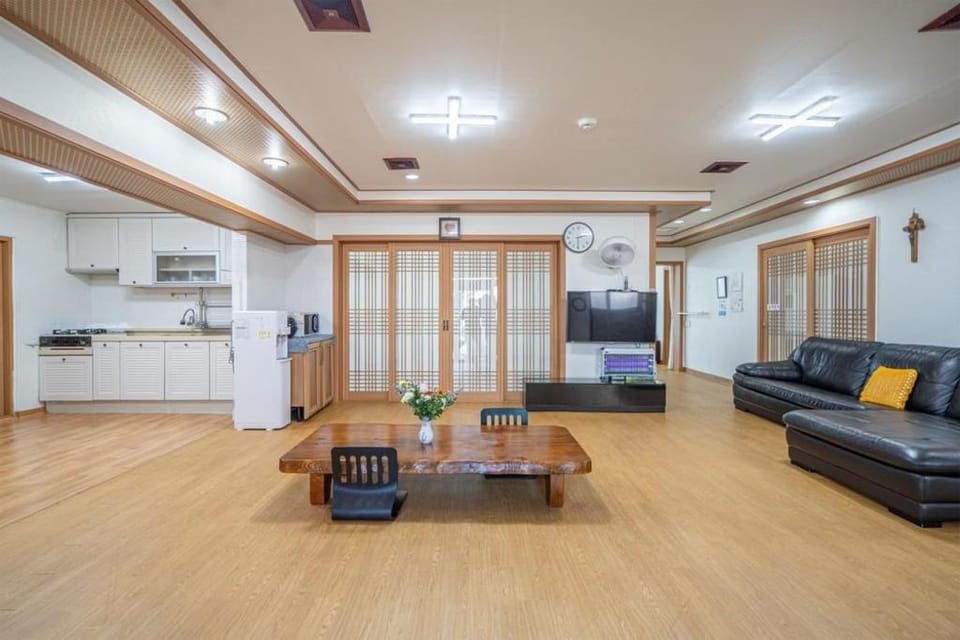 Jeju Seoul Minbak Bed and Breakfast in South Korea
