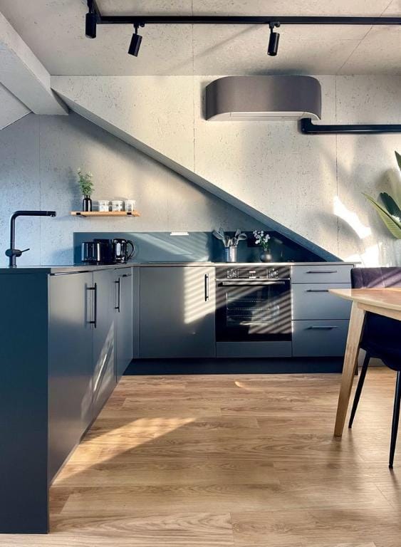 Stylish Urban Retreat: West LDN! Apartment in Brentford