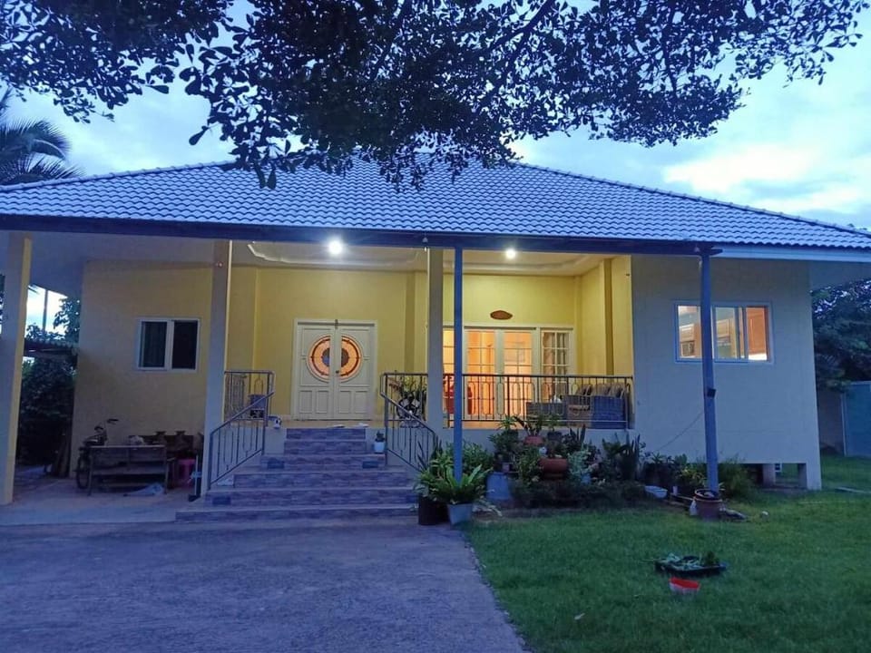 K&N2 บ้านพักในสวน Vacation rental in Laos