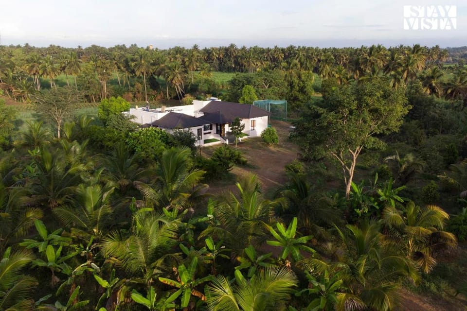 StayVista at Ava - The Country House with Breakfast & Miniature Golf Villa in Kerala