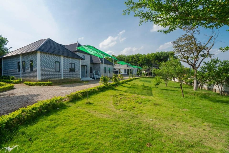Montana Sơn Tây Villa in Laos