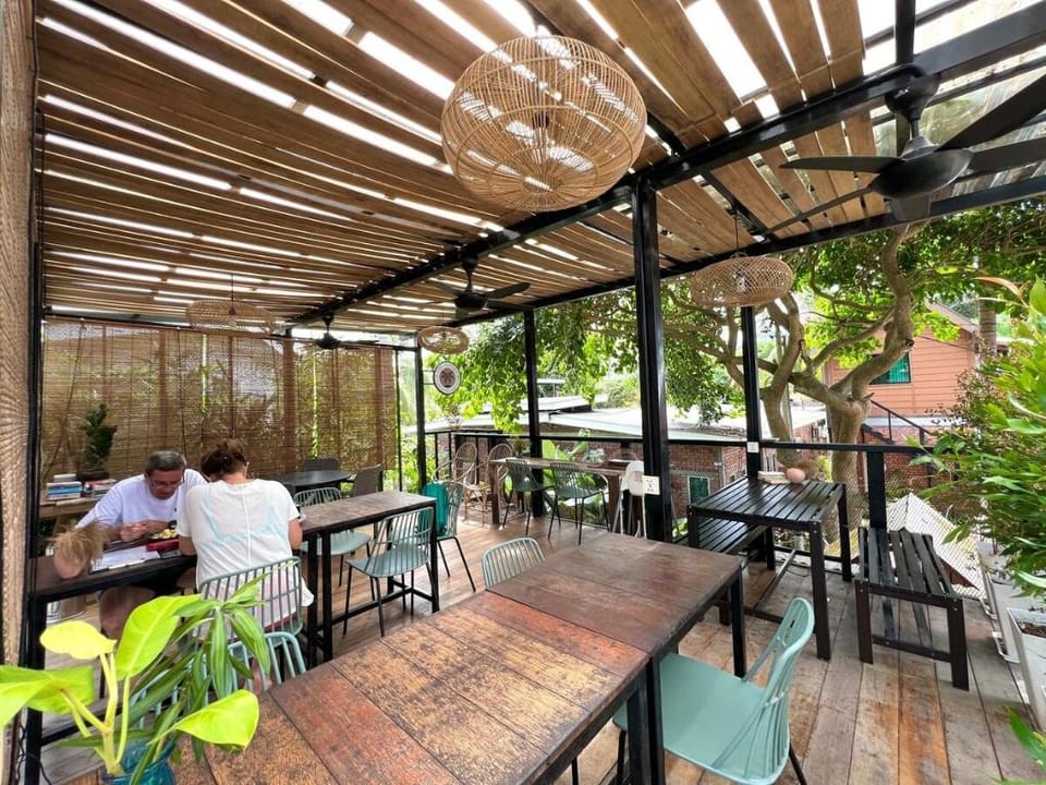 Triple Bunk Bed Studio, Swimming Pool & Breakfast Vacation rental in Kedah