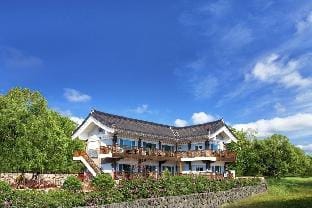 Gyeongju Star Light Travel Hanok Pension Bed and Breakfast in South Korea