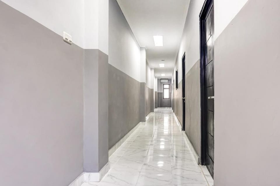 Collection O 91131 New V1 Hotel Near Stasiun Mangga Besar Hotel in Jakarta