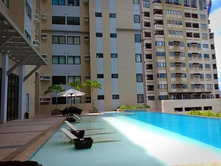 The Persimmon Studios Near Ayala and SM City Cebu Apartment in Lapu-Lapu City