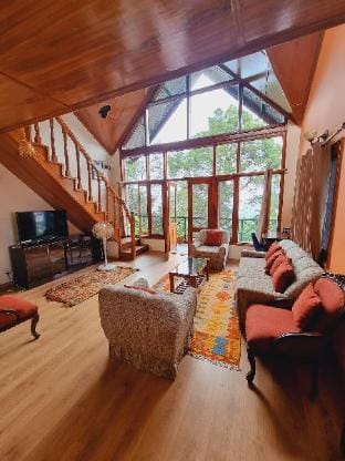 Little Twins by Hoteliyo Nr Mall Road Vacation rental in Himachal Pradesh