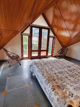 Little Twins by Hoteliyo Nr Mall Road Vacation rental in Himachal Pradesh