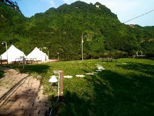 Ora Hill Farmstay & Glamping Hoa Binh Vacation rental in Laos