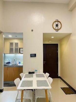 Mactan Newtown One bedroom with 2 Seaview beds  Apartment in Lapu-Lapu City