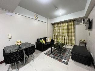 Manhattan Heights TB 5mins walk to Smart Araneta Apartment in Pasig
