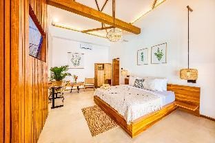 Villa Waikiki - Brand New 4BDR with huge Pool Villa in Kuta