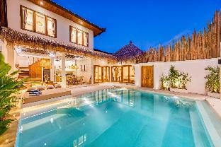 Villa Waikiki - Brand New 4BDR with huge Pool Villa in Kuta