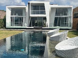 Classy 4 Bedrooms Villa Wabi Sabi Villa in North Kuta