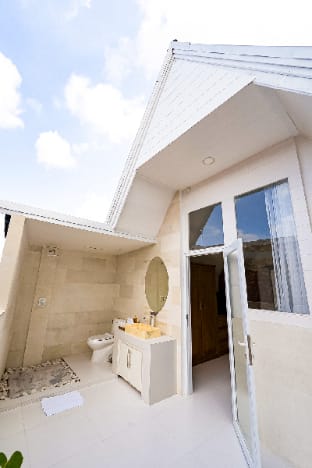 Spacious 3 BR Villa with Private Pool & Billiards Villa in North Kuta