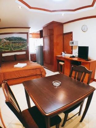 Simple & Clean budget Walk-up near LK Metro MN Stay 301 Apartment in Pattaya City