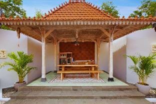 Entire 4 BR Private Pool Villa at Jimbaran Y023A Villa in Bali
