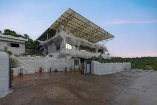Villa Stonera by StayVista  Villa in Maharashtra