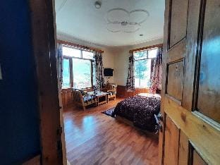 The East Ridge Cottage by Atrangiz Stays Vacation rental in Manali