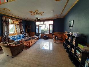 The East Ridge Cottage by Atrangiz Stays Vacation rental in Manali
