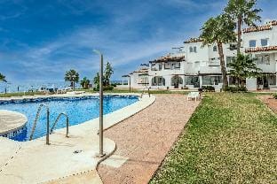 Playa Lucera  Apartment in Sitio de Calahonda