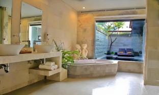 Majestic 1BDR Pool Villa Villa in Kuta Selatan