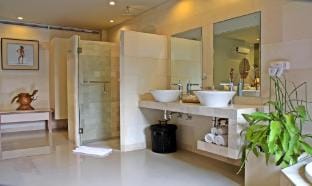 Majestic 1BDR Pool Villa Villa in Kuta Selatan