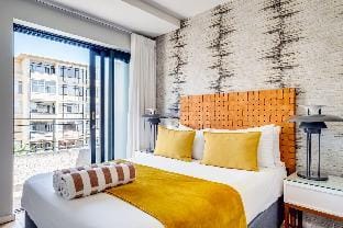 Bahati Executive Pad Apartment in Sea Point
