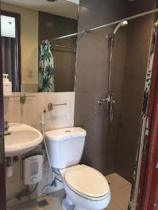 Spacious Studio Apartment B303 Apartment in Makati