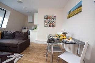StayZo Serviced Accommodation 16 Premier Lodge Apartment in Southampton